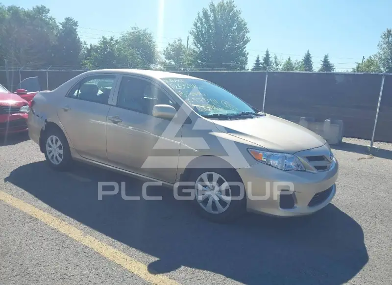 2013 Toyota COROLLA фото