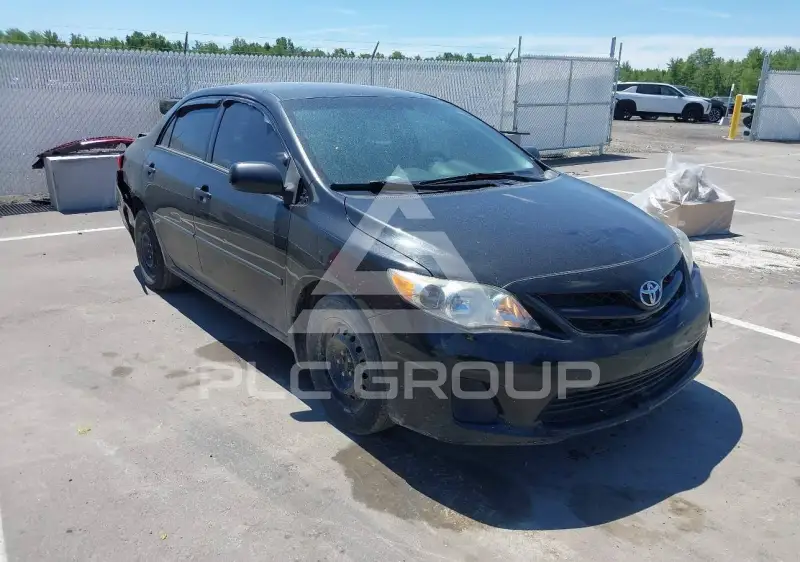 2013 Toyota COROLLA фото