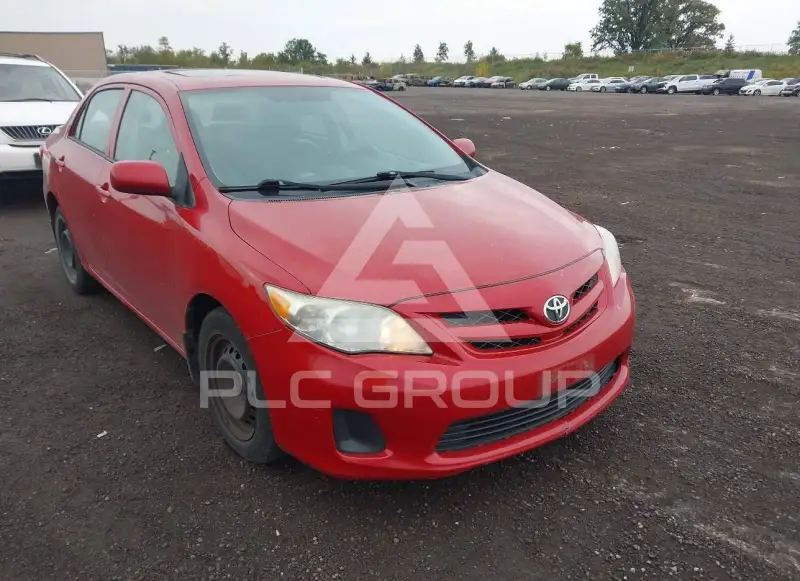 2013 Toyota COROLLA фото