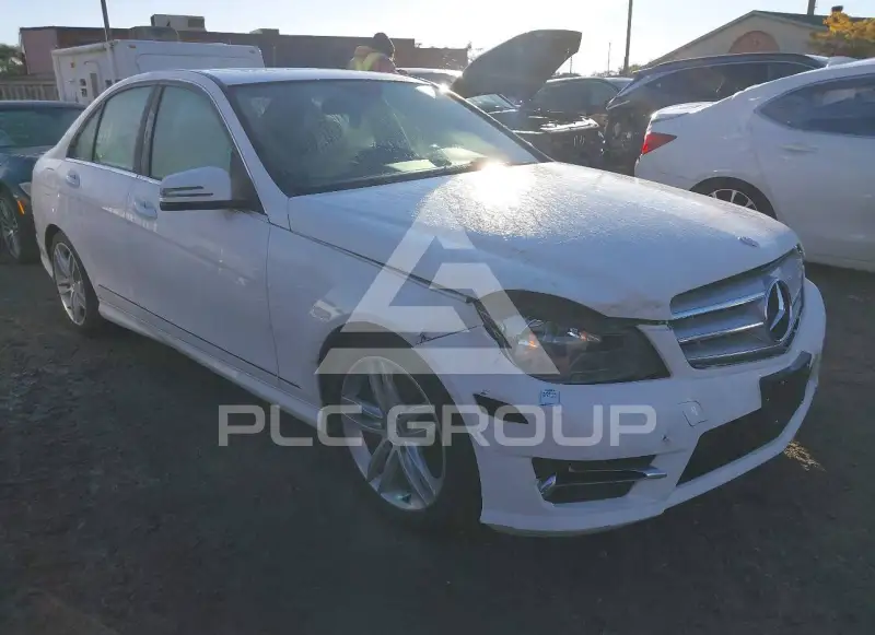 2013 Mercedes Benz C 300 фото