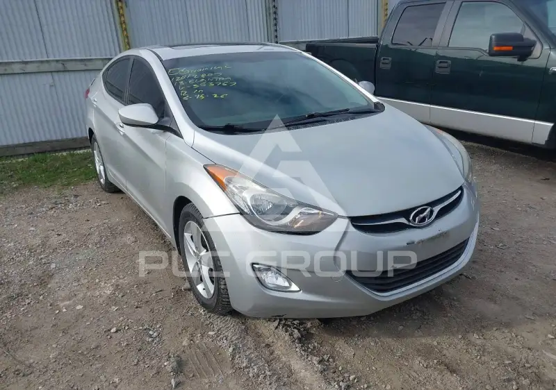 2013 Hyundai Elantra photo