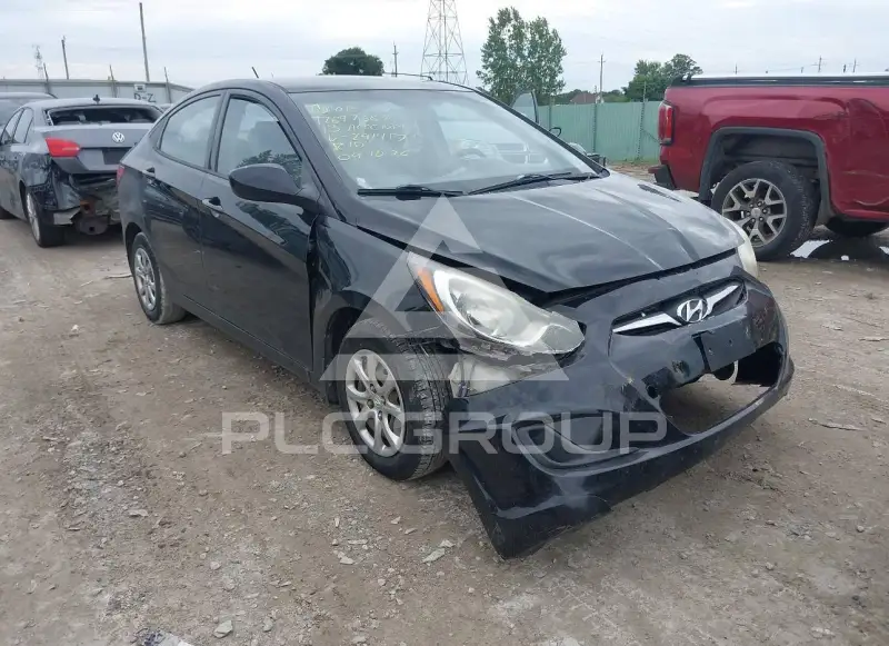 2013 Hyundai Accent photo