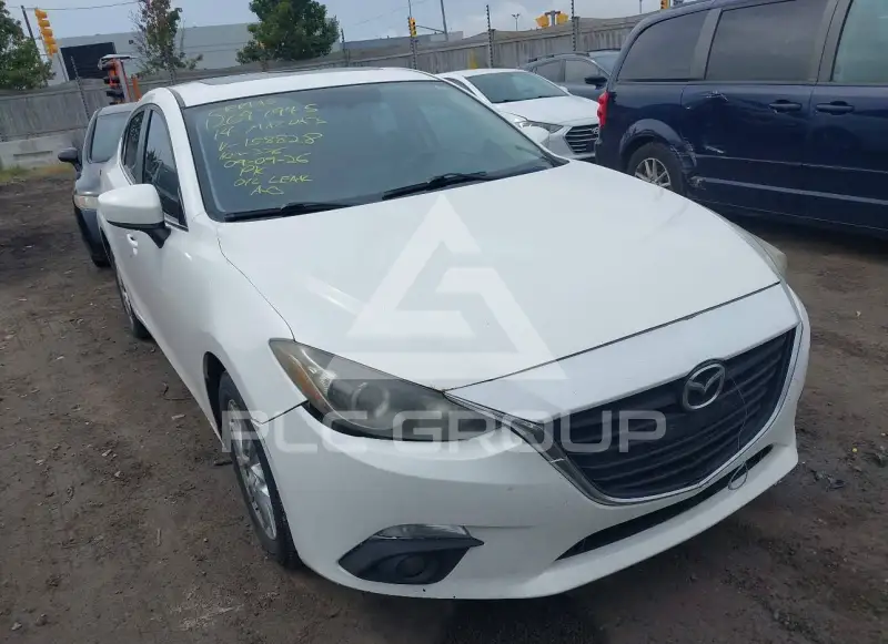 2014 Mazda 3 photo