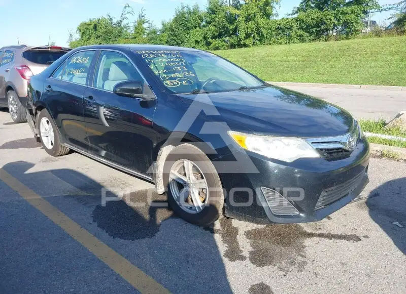 2014 Toyota CAMRY фото
