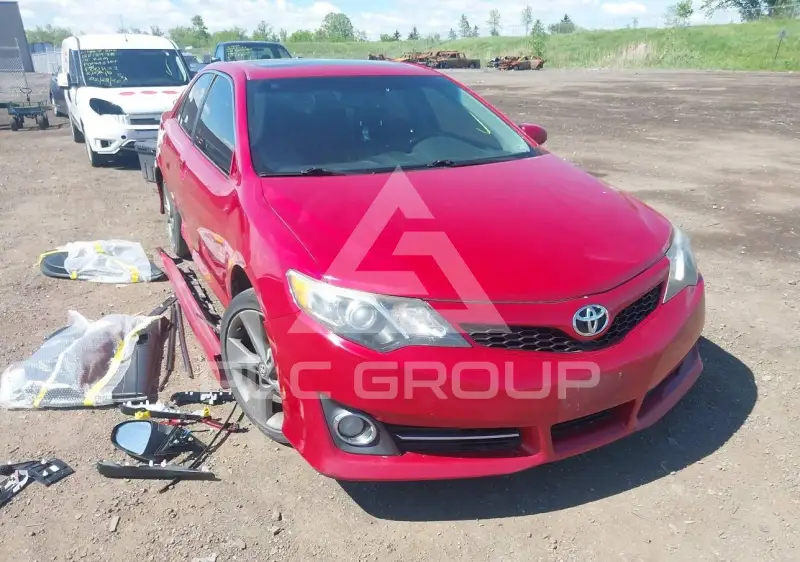 2014 Toyota CAMRY фото