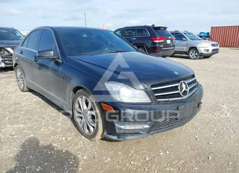 2014 Mercedes Benz C 300 фото