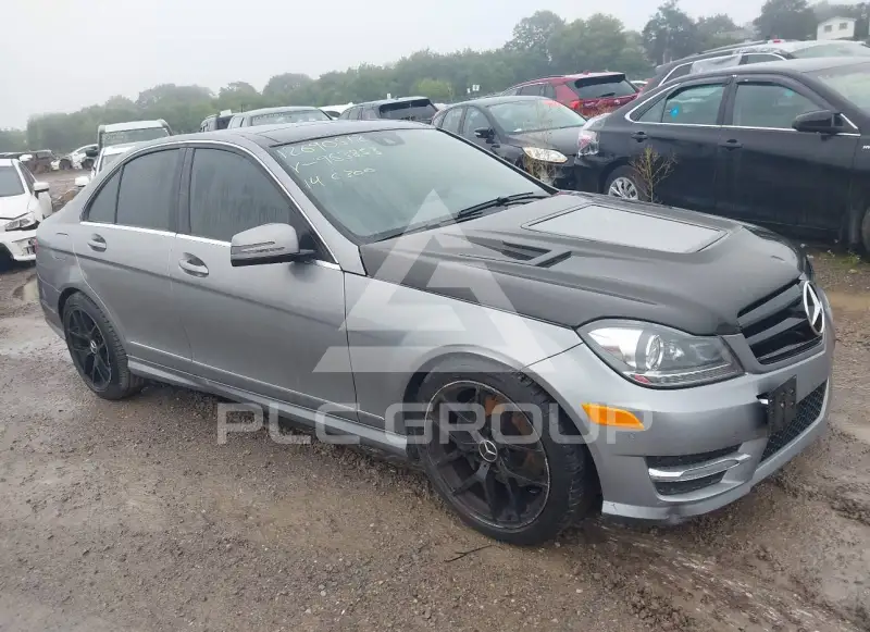 2014 Mercedes Benz C 300 фото