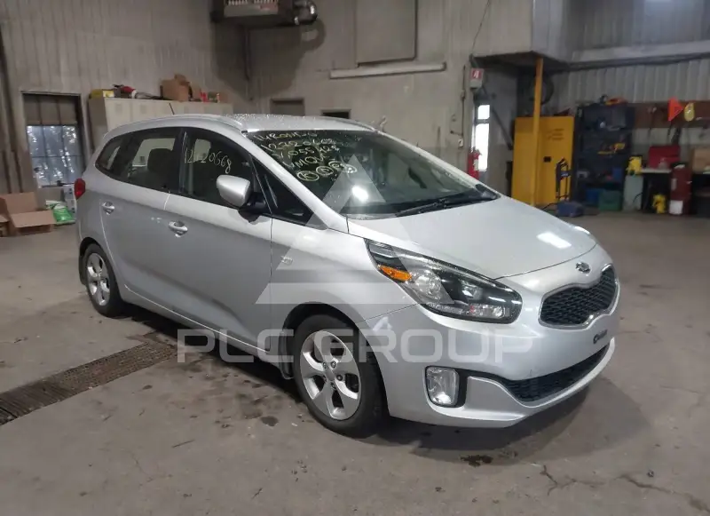 2014 KIA Rondo фото
