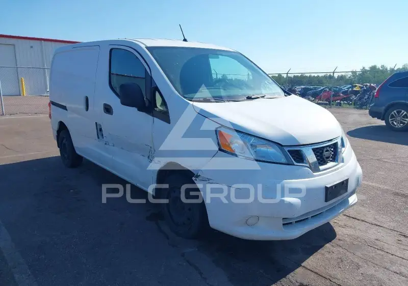 2015 Nissan NV 200 photo