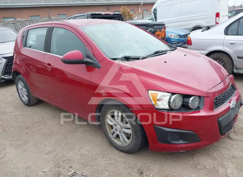 2015 Chevrolet Sonic фото