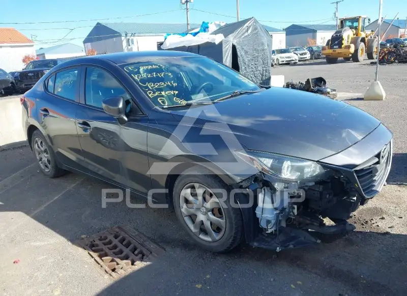 2015 Mazda 3 photo