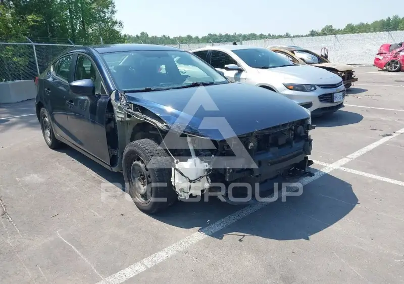 2015 Mazda 3 photo