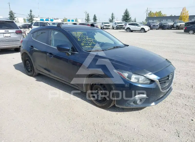 2015 Mazda 3 photo