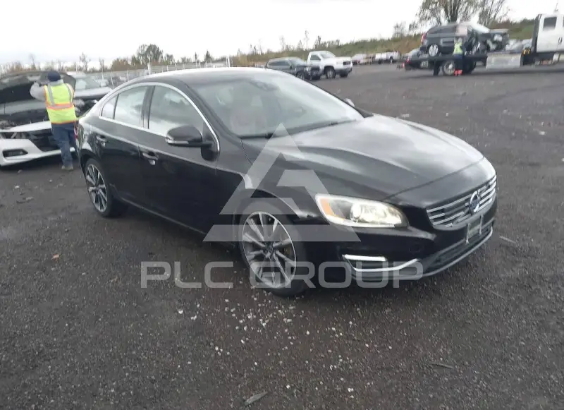 2015 Volvo  photo