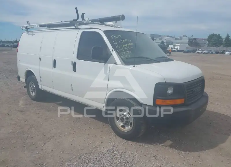 2015 GMC Savana photo