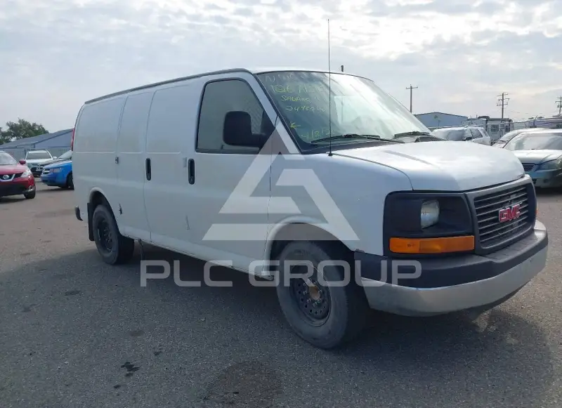 2015 GMC Savana photo