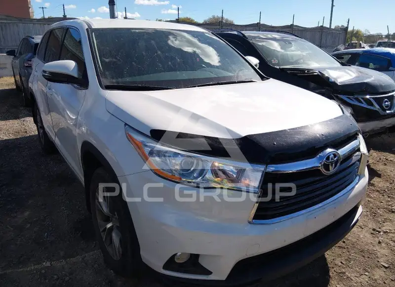 2015 Toyota Highlander photo