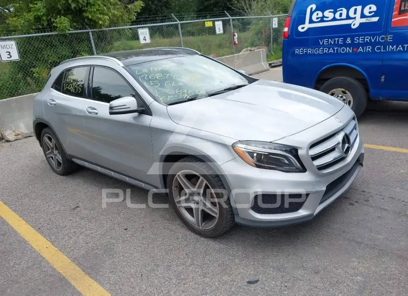 2015 Mercedes Benz GLA 250 photo