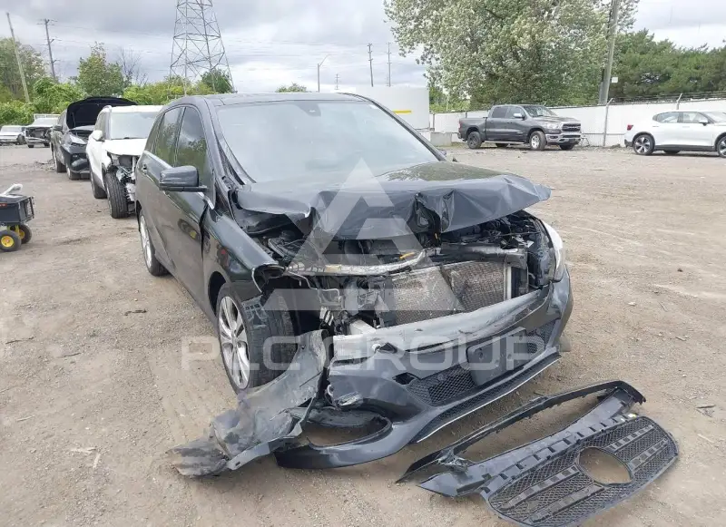 2015 Mercedes Benz B 250 photo