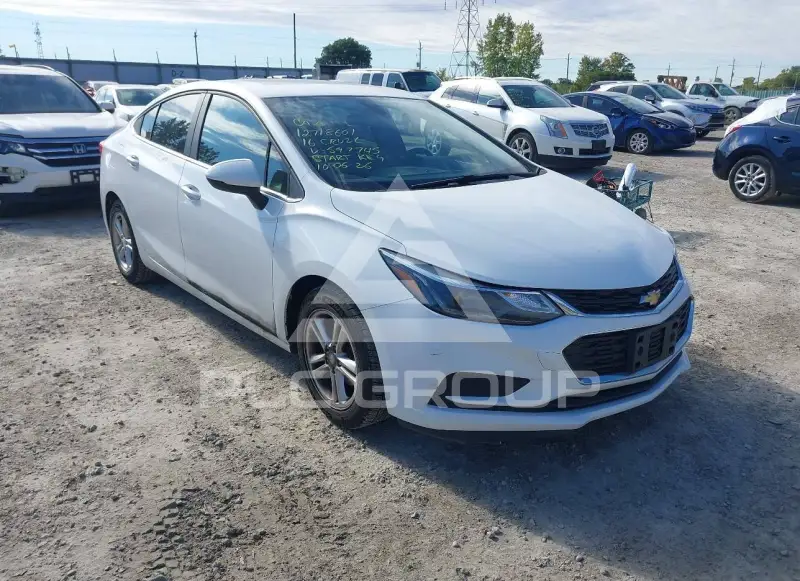 2016 Chevrolet Cruze photo