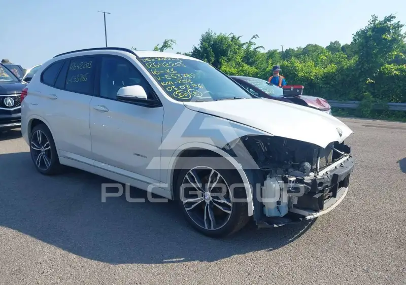 2016 BMW X1 photo