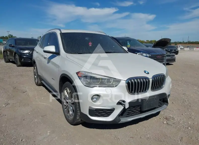 2016 BMW X1 фото