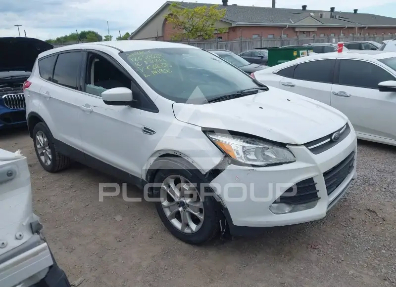 2016 Ford ESCAPE photo