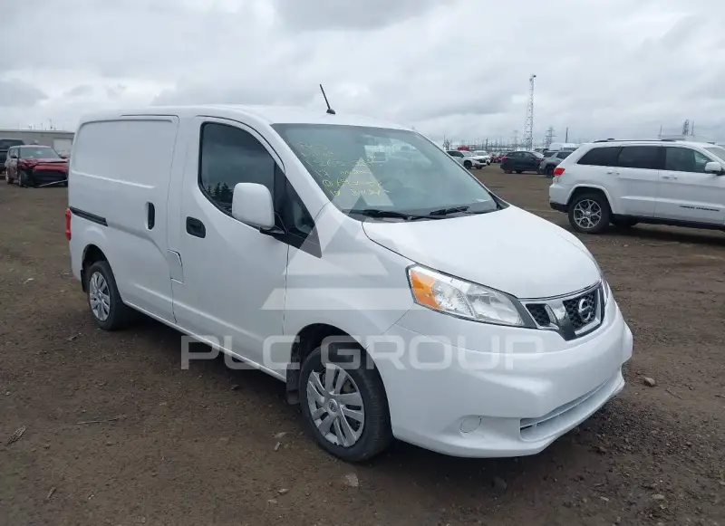 2017 Nissan NV 200 фото