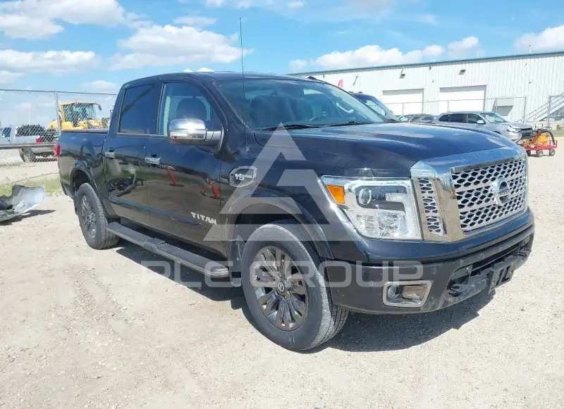 2017 Nissan TITAN фото