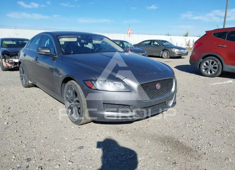 2017 Jaguar XF photo