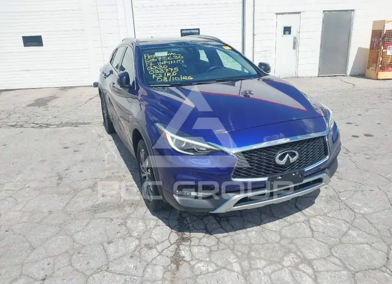 2017 Infinity QX30 фото