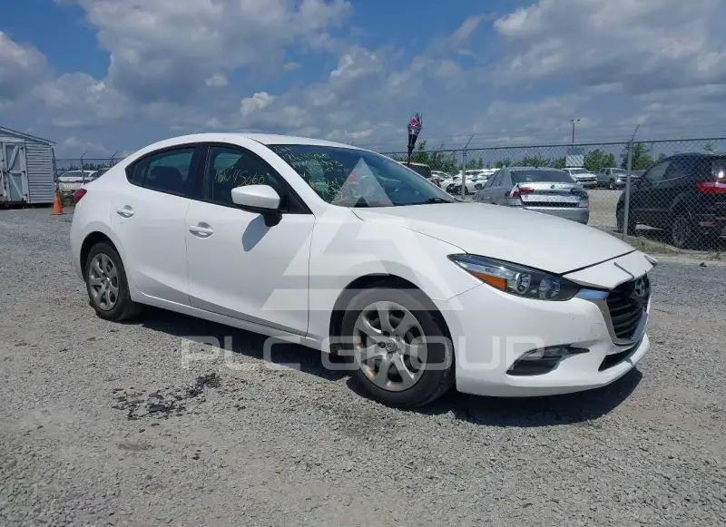 2017 Mazda 3 photo