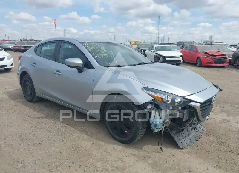 2017 Mazda 3 photo
