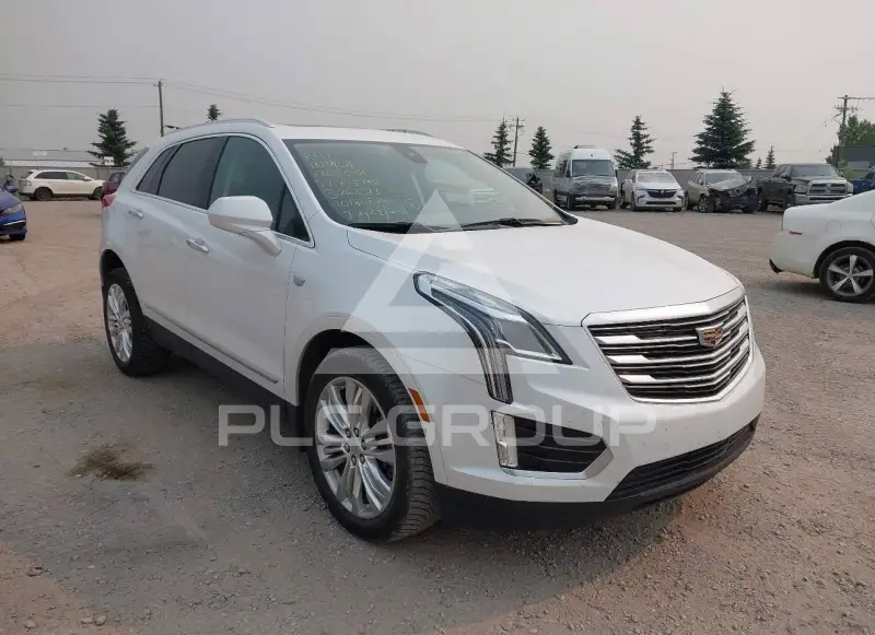 2017 Cadillac XT5 photo