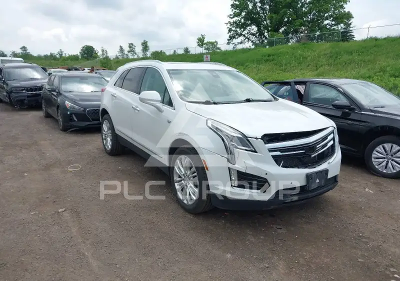 2017 Cadillac XT5 photo