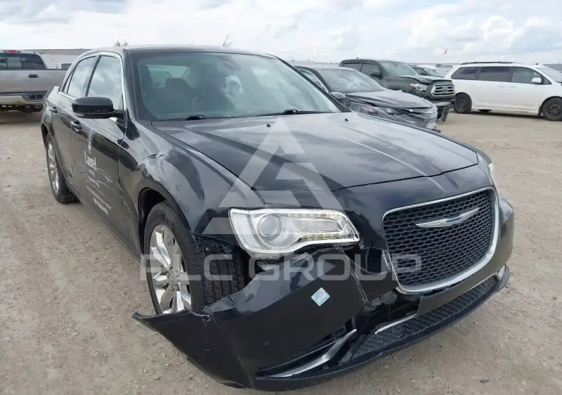 2017 Chrysler 300 photo