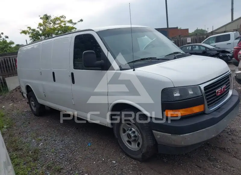 2017 GMC Savana фото
