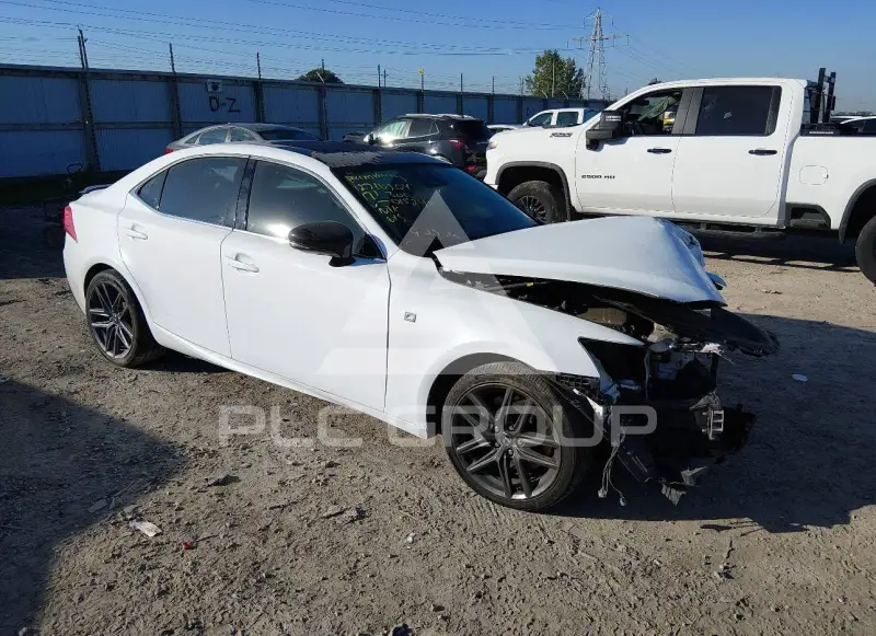2017 Lexus IS300 фото