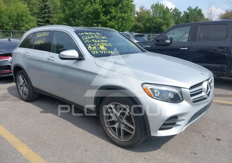 2017 Mercedes Benz Glc 300 фото