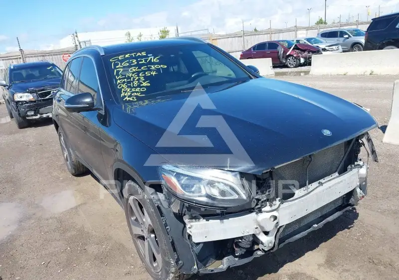 2017 Mercedes Benz Glc 300 photo