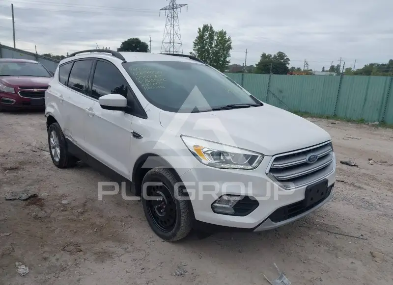 2017 Ford ESCAPE photo