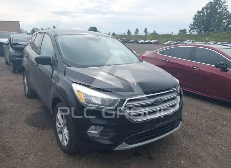 2017 Ford ESCAPE photo