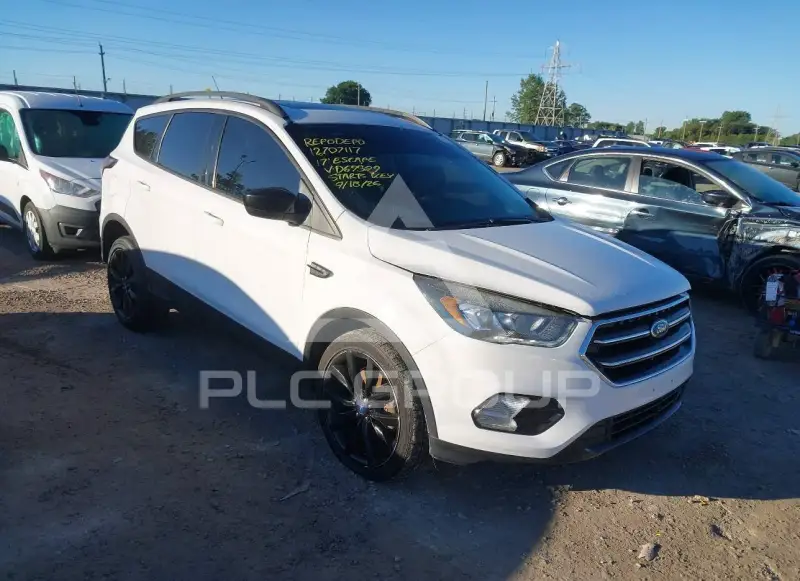 2017 Ford ESCAPE photo