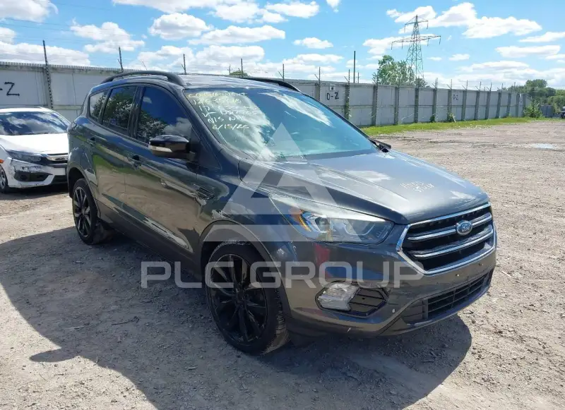 2017 Ford ESCAPE photo