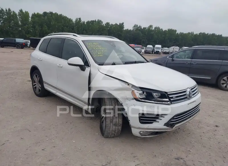 2017 Volkswagen Touareg photo