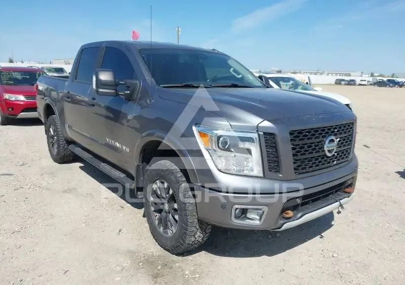2018 Nissan TITAN photo
