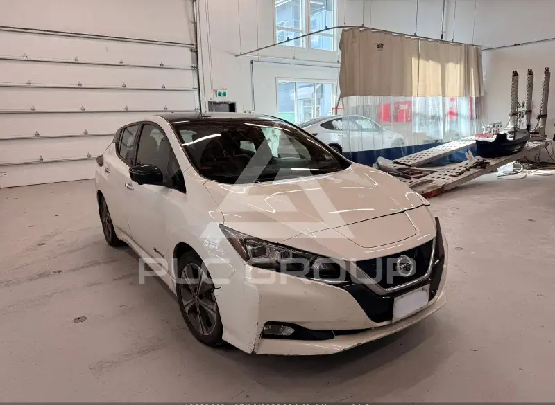 2018 Nissan LEAF photo