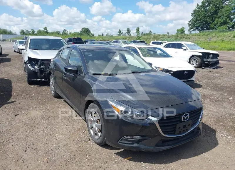 2018 Mazda 3 photo