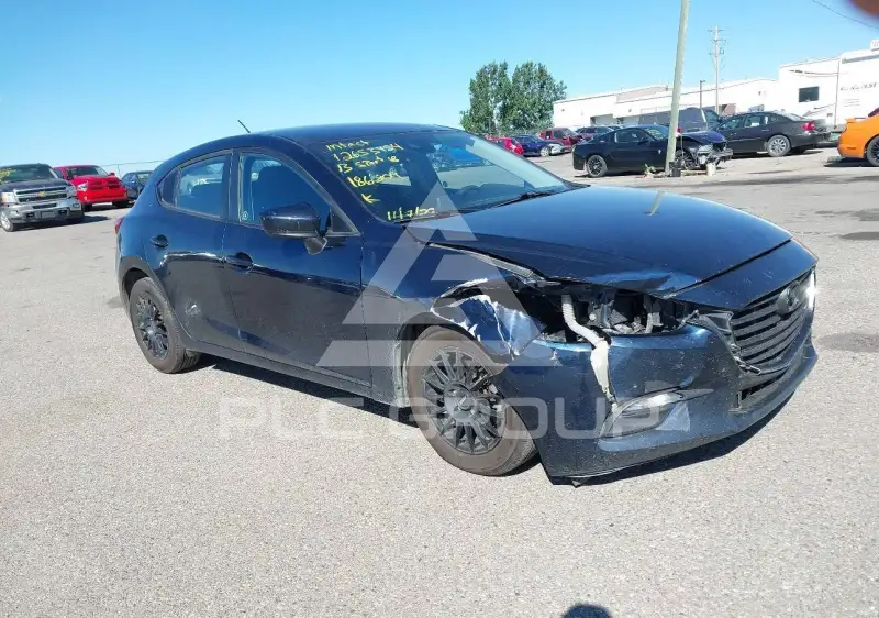 2018 Mazda 3 photo