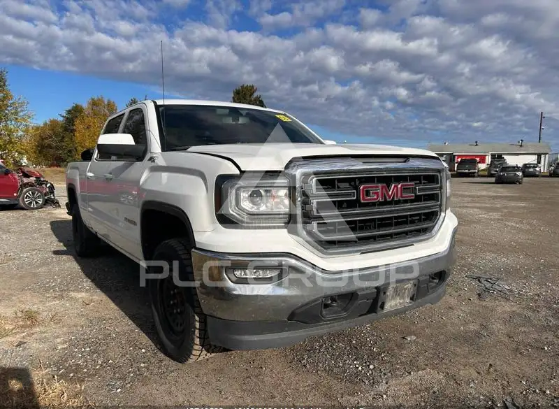 2018 GMC Sierra photo
